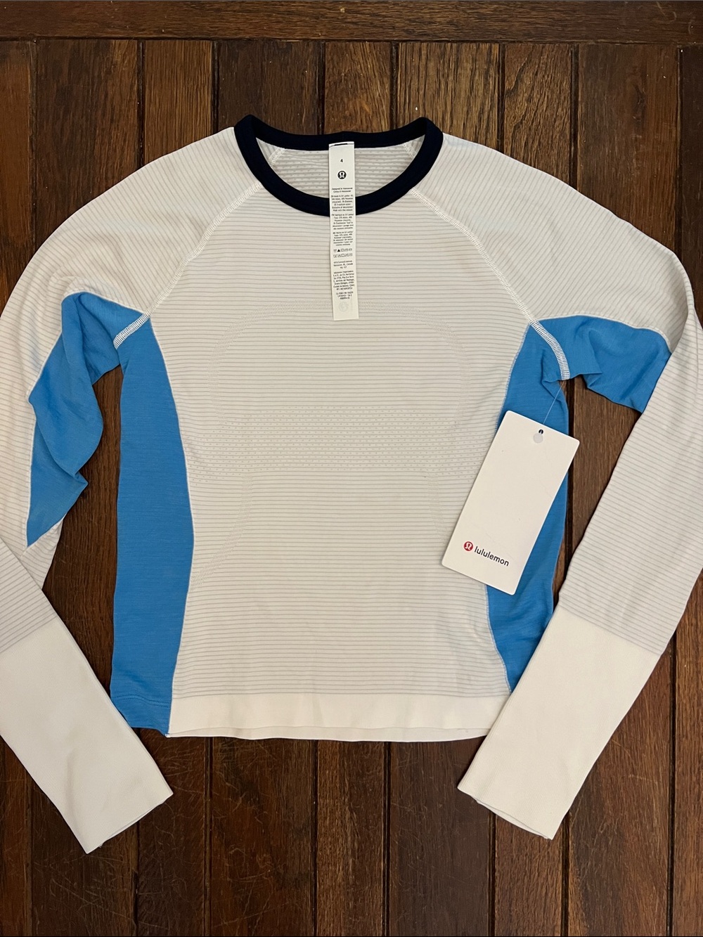 Lululemon White Ocean Wave True Navy Swiftly Tech Long Sleeve Top Size 4 NWT